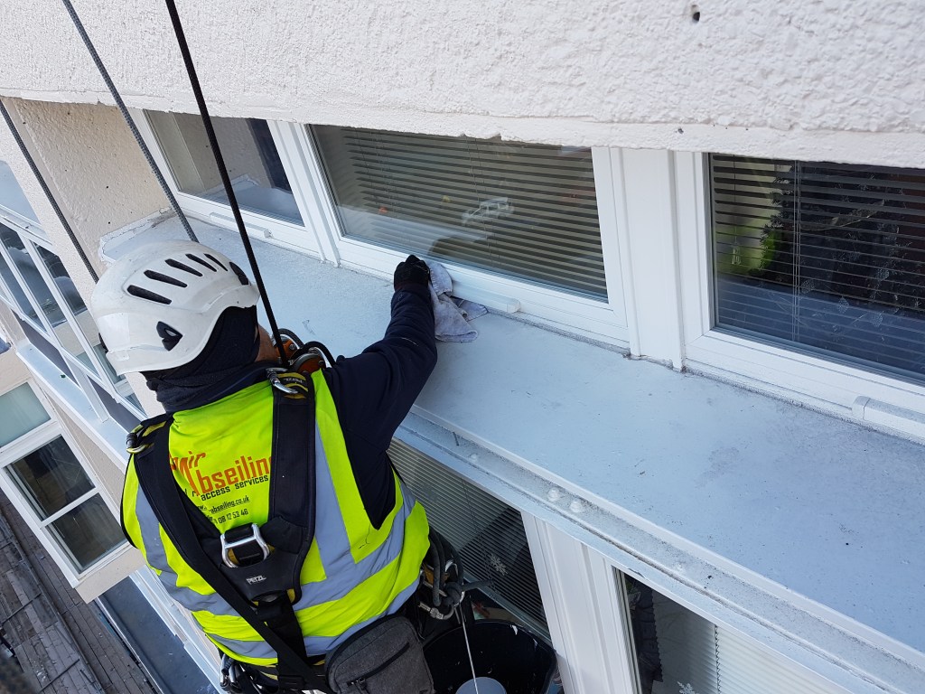 Maintenance without scaffolding